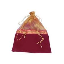 FANCY VELVET POUCH